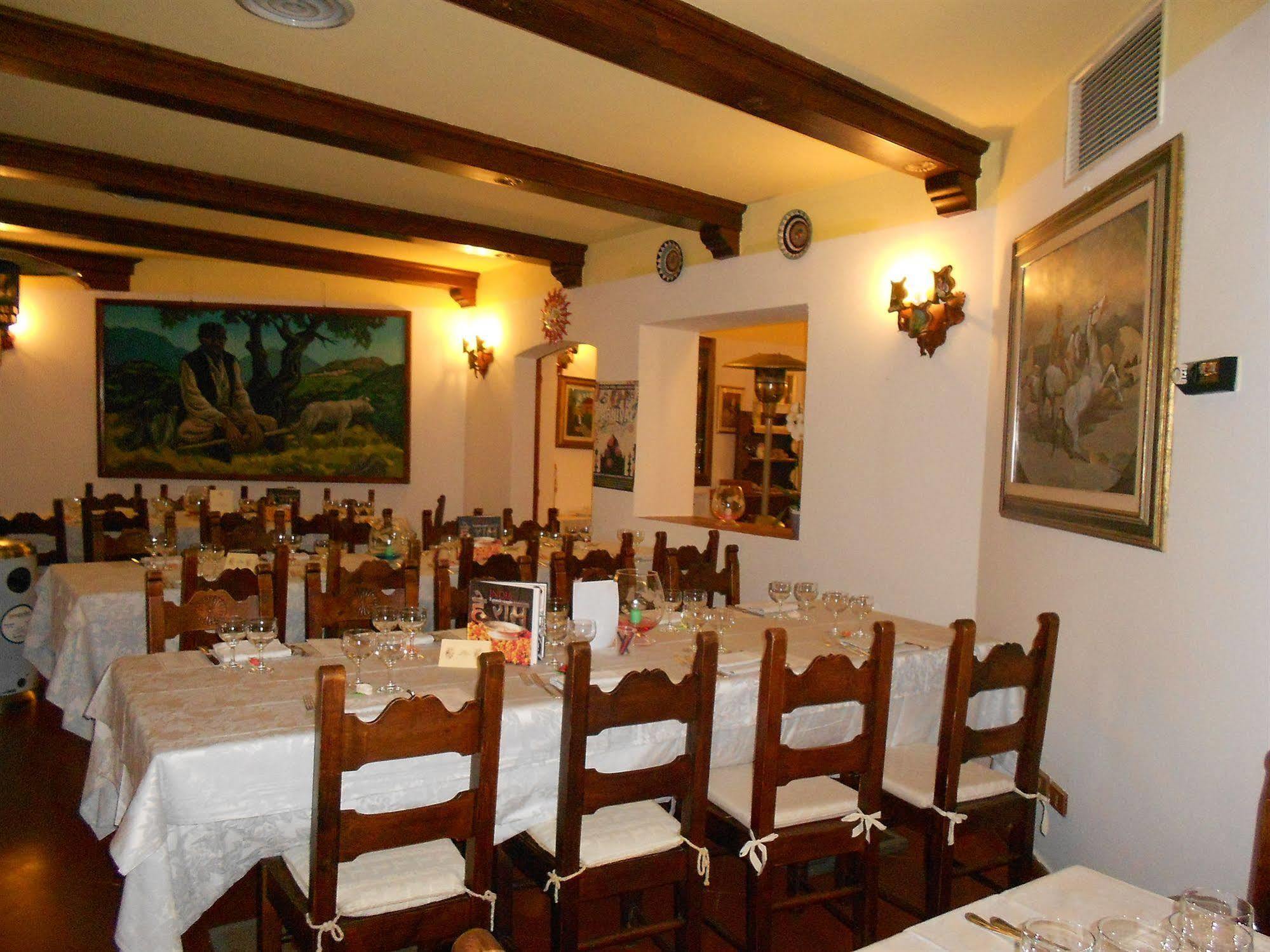 Hotel Grazia Deledda Arzachena Exterior photo